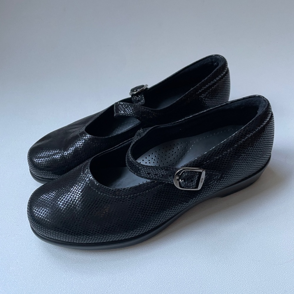 SAS MARIA MARY-JANE – BLACK SNAKE Size 6